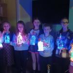 Мастер-класс по росписи новогодних бутылочек с гирляндой