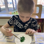 Мастер-класс по росписи бумажных тарелок